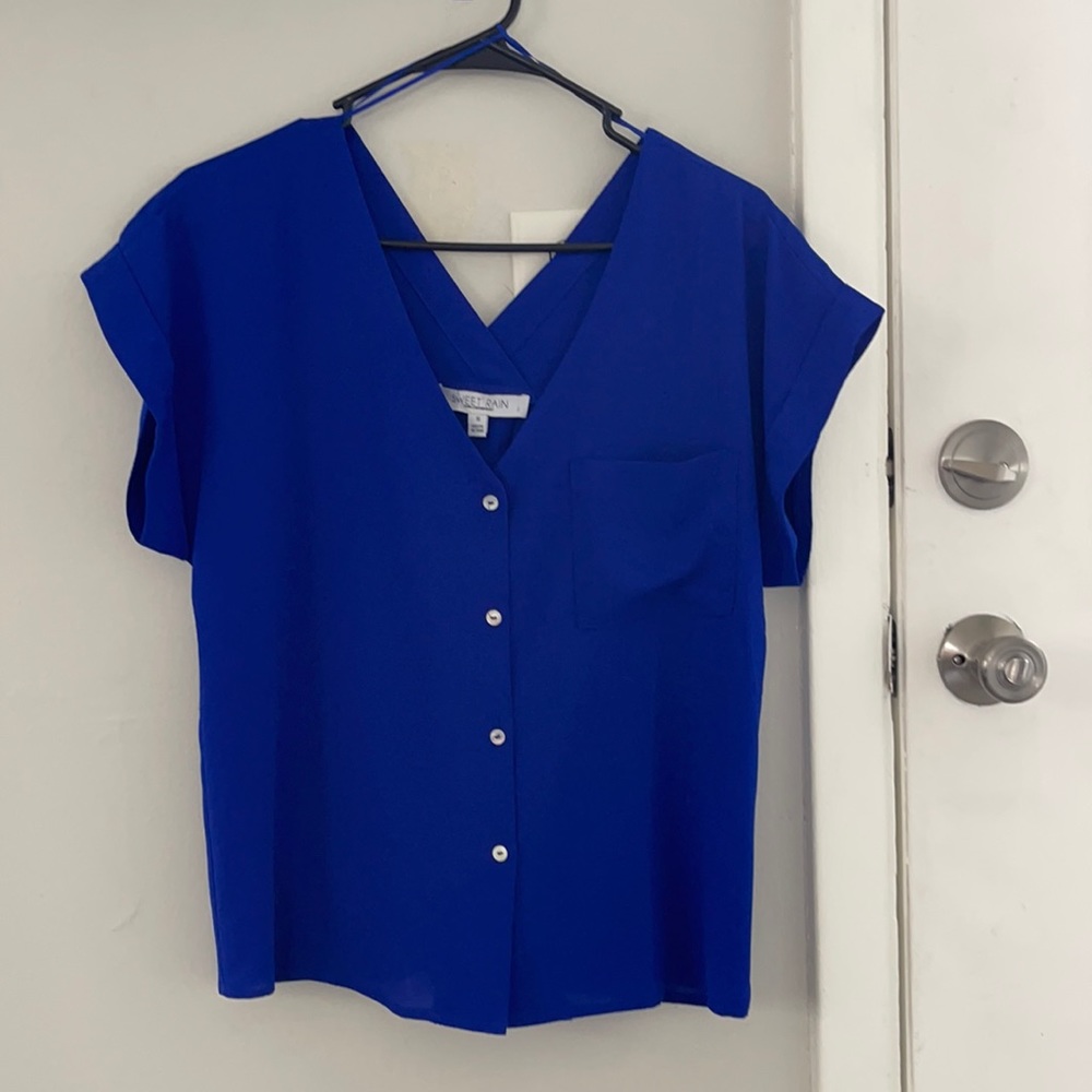 Royal blue blouse 💙🦋